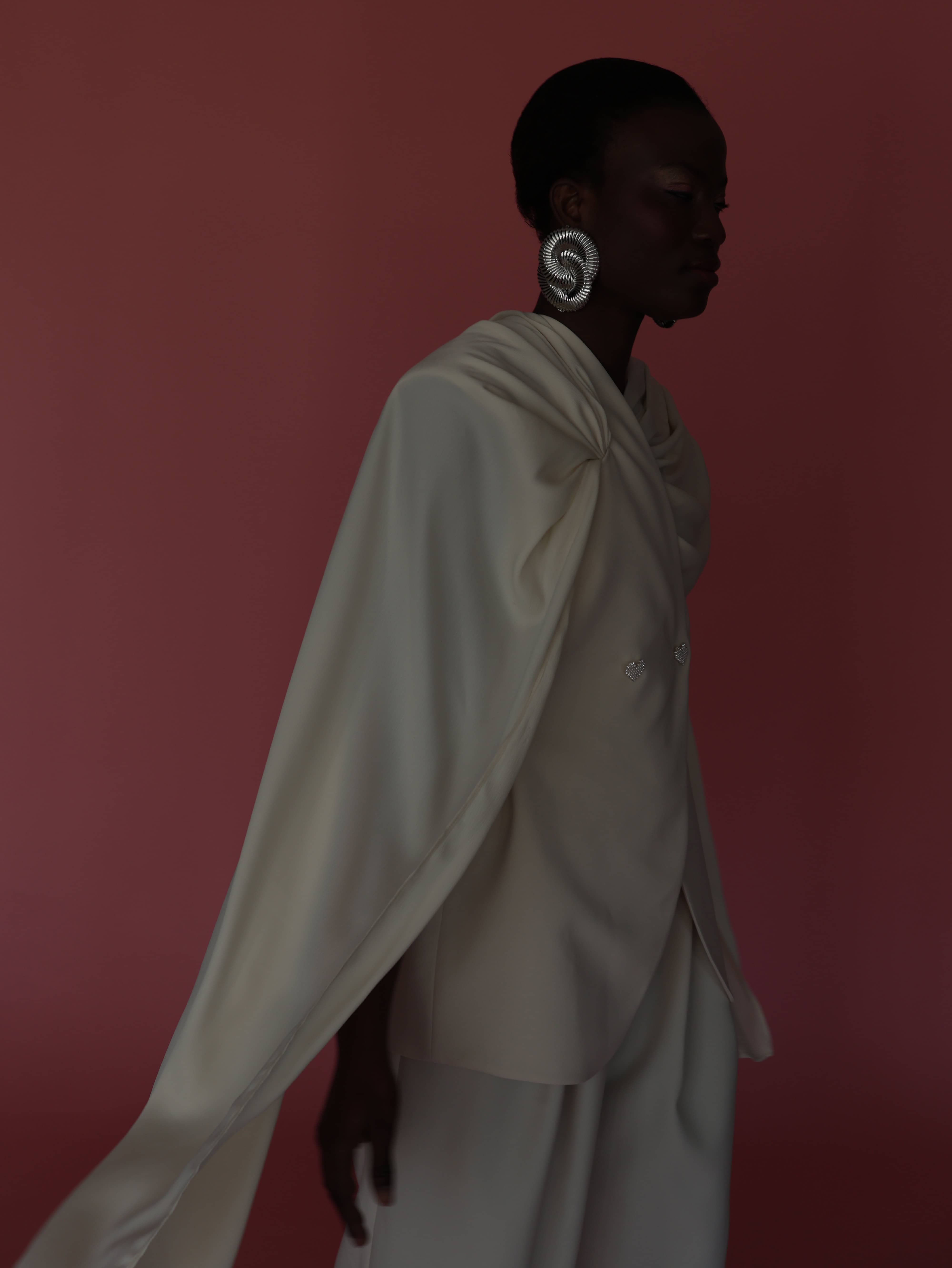 WHITE IVORY SILK CAPE SET